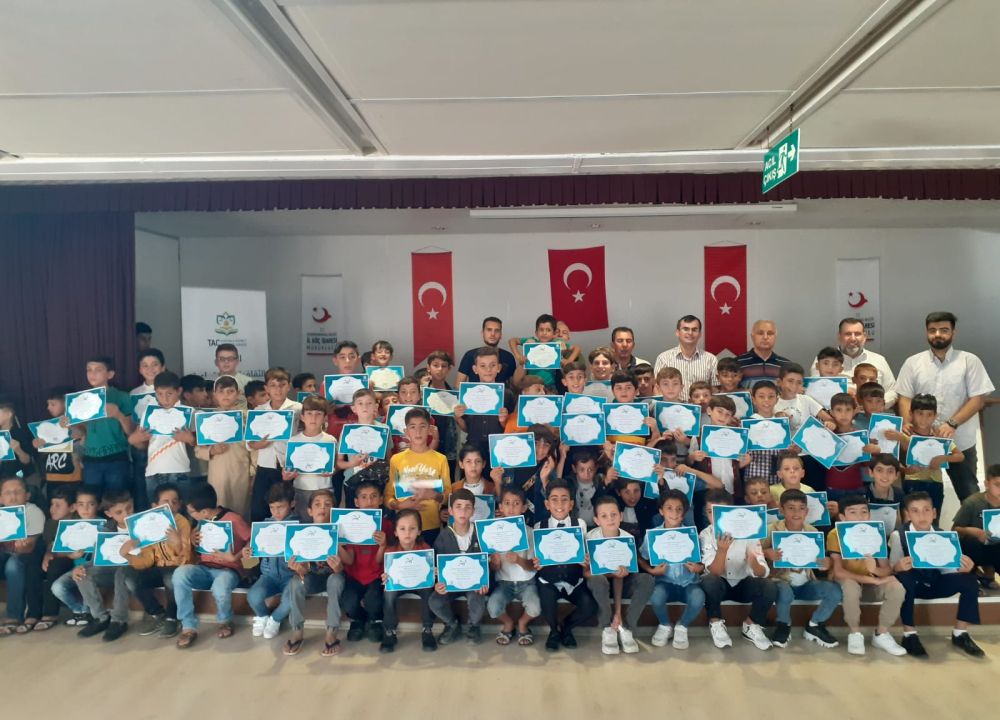 تخريج 181 طالبا وطالبة في الحلقات التأسيسية (الجزء الرشيدي)  بمرعش/ تركيا